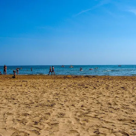 Διαμέρισμα Welcoming Flat With A Magnificent Terrace *