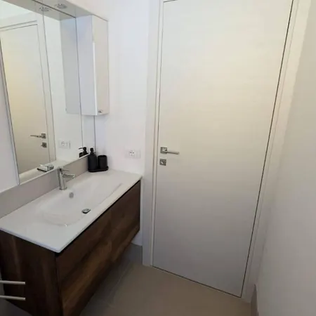 아파트 Welcoming Flat With A Magnificent Terrace