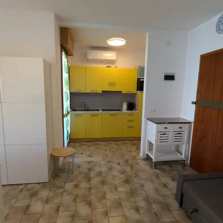 Welcoming Flat With A Magnificent Terrace Апартаменти *